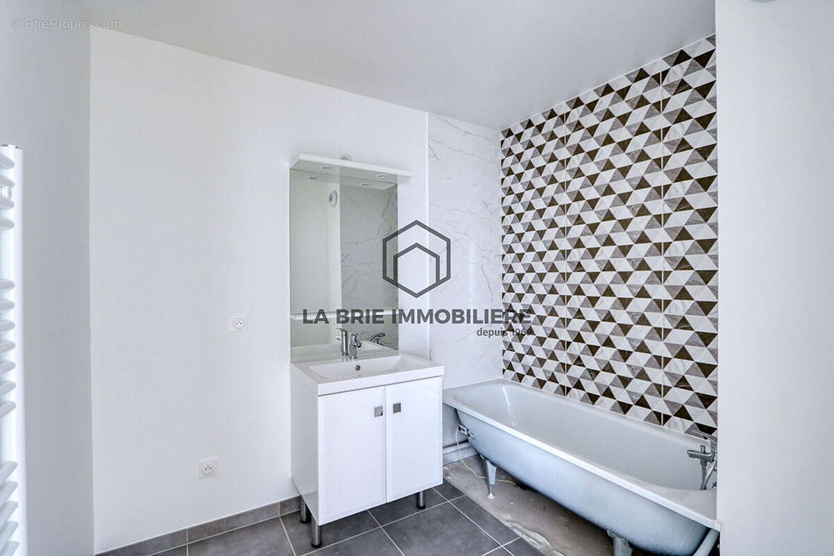 Appartement à EMERAINVILLE