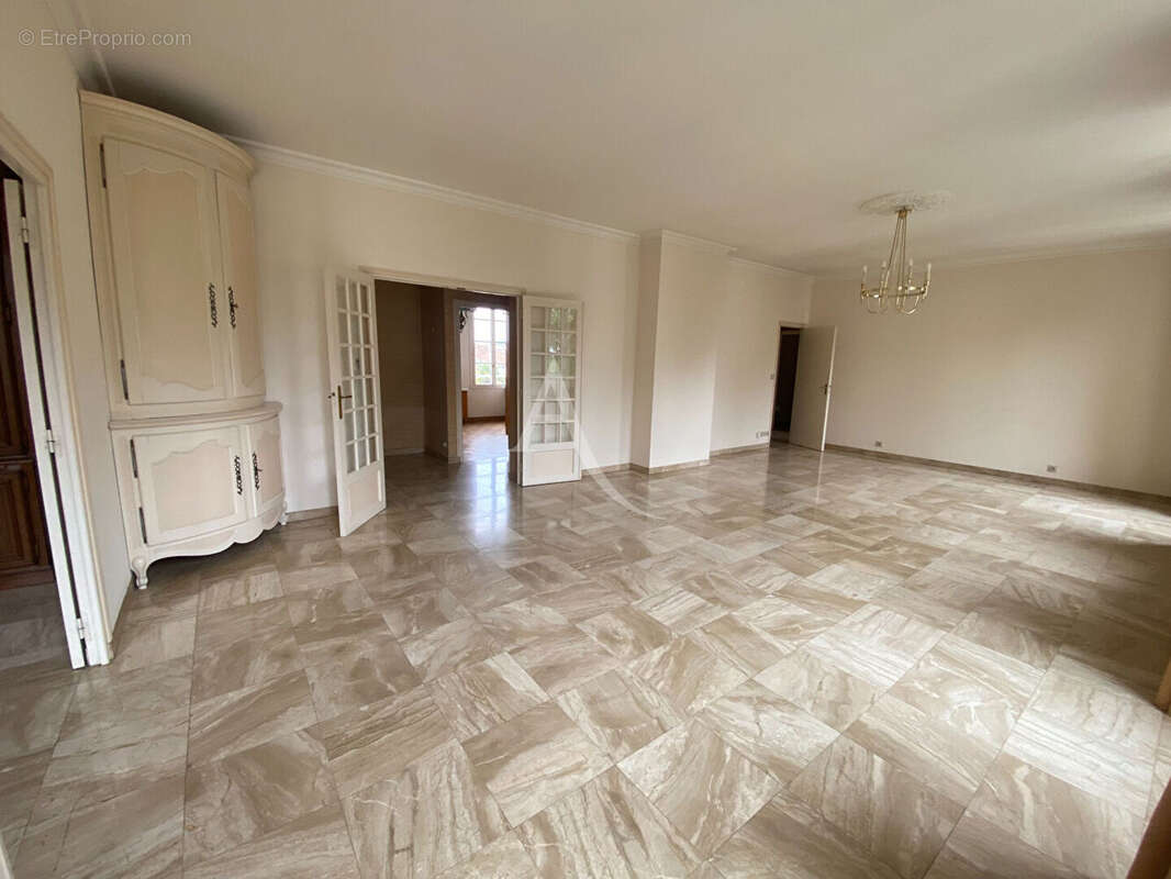 Appartement d'exception au coeur de Rochefort - 4 pièces - 139,20 m² - photo 4