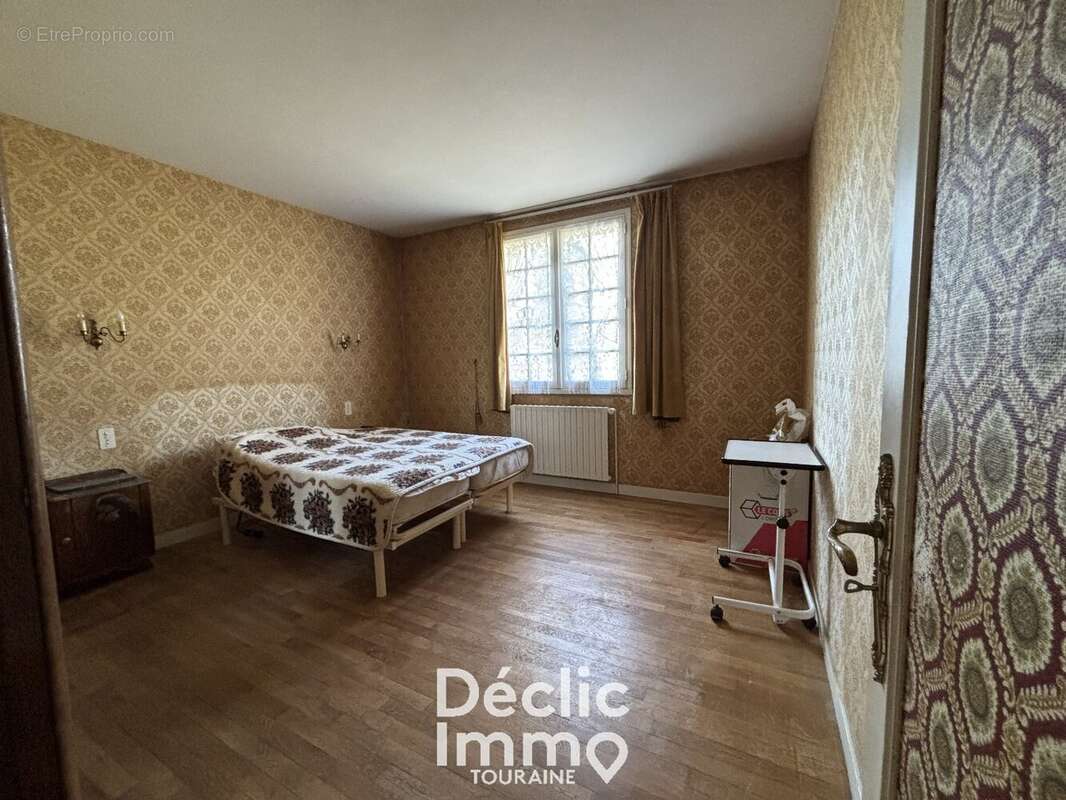 Maison à VERNEUIL-LE-CHATEAU