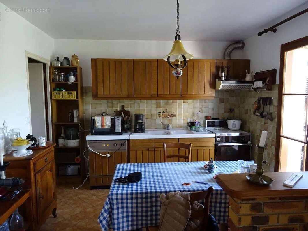 Maison à VENEUX-LES-SABLONS