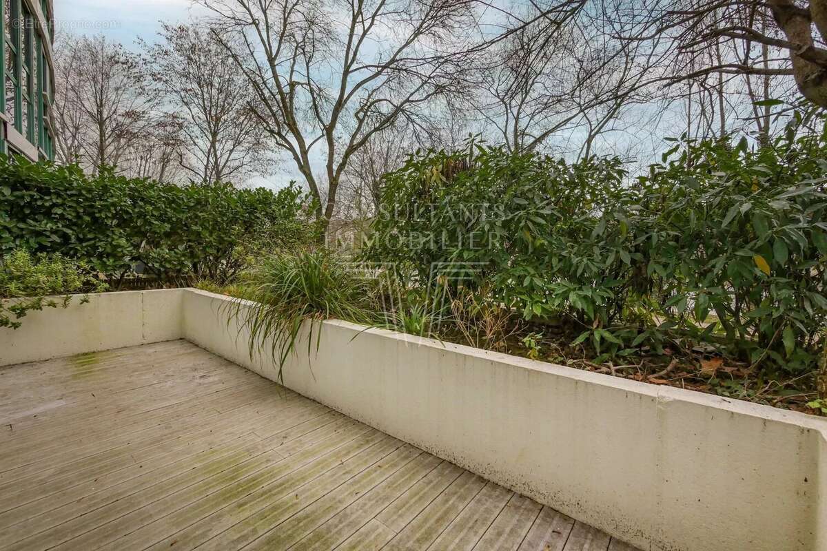 Appartement à NEUILLY-SUR-SEINE