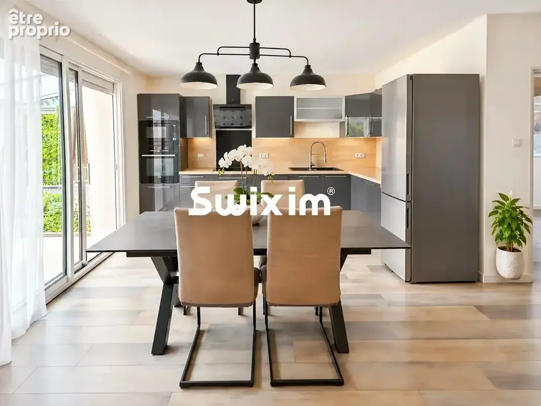 Maison de 160 m² en centre-ville, double garage, dépendance, jardin - photo 2