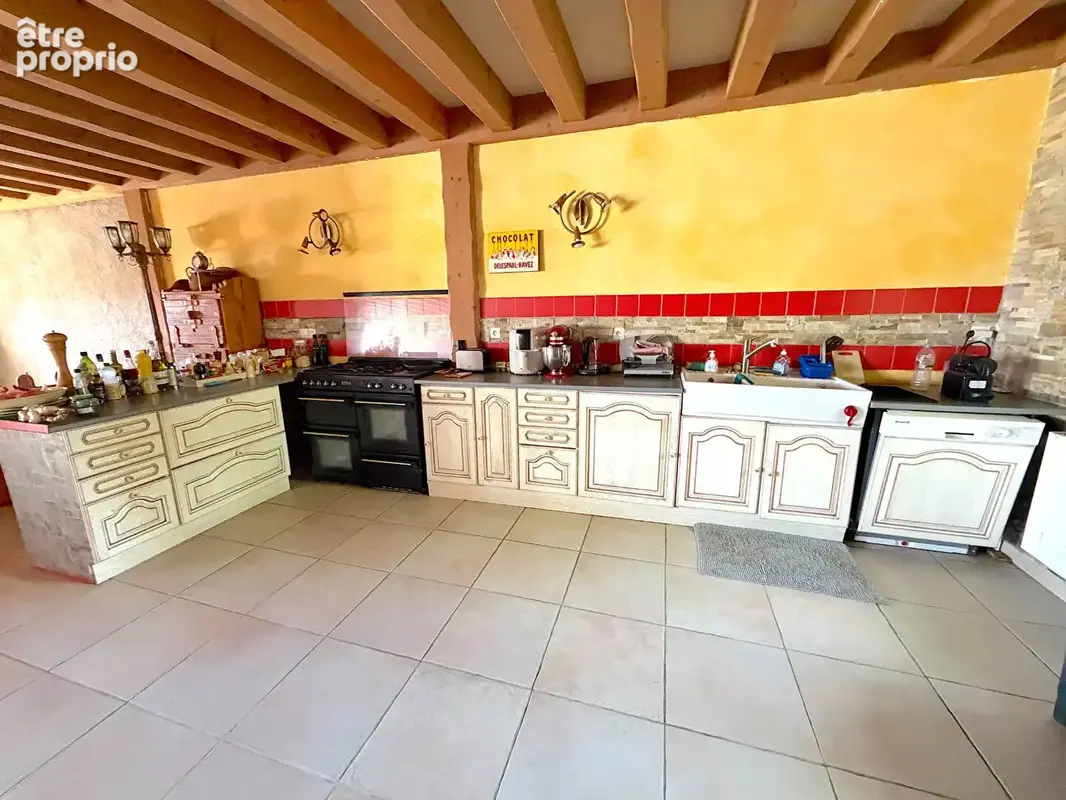 Grande maison de 285 m² avec T2 indépendant , Proche frontière - photo 6