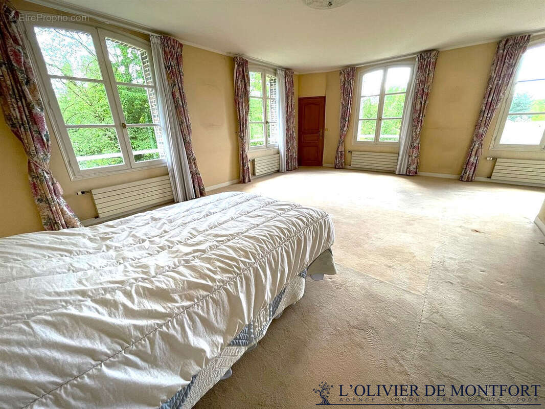 Maison à POIGNY-LA-FORET