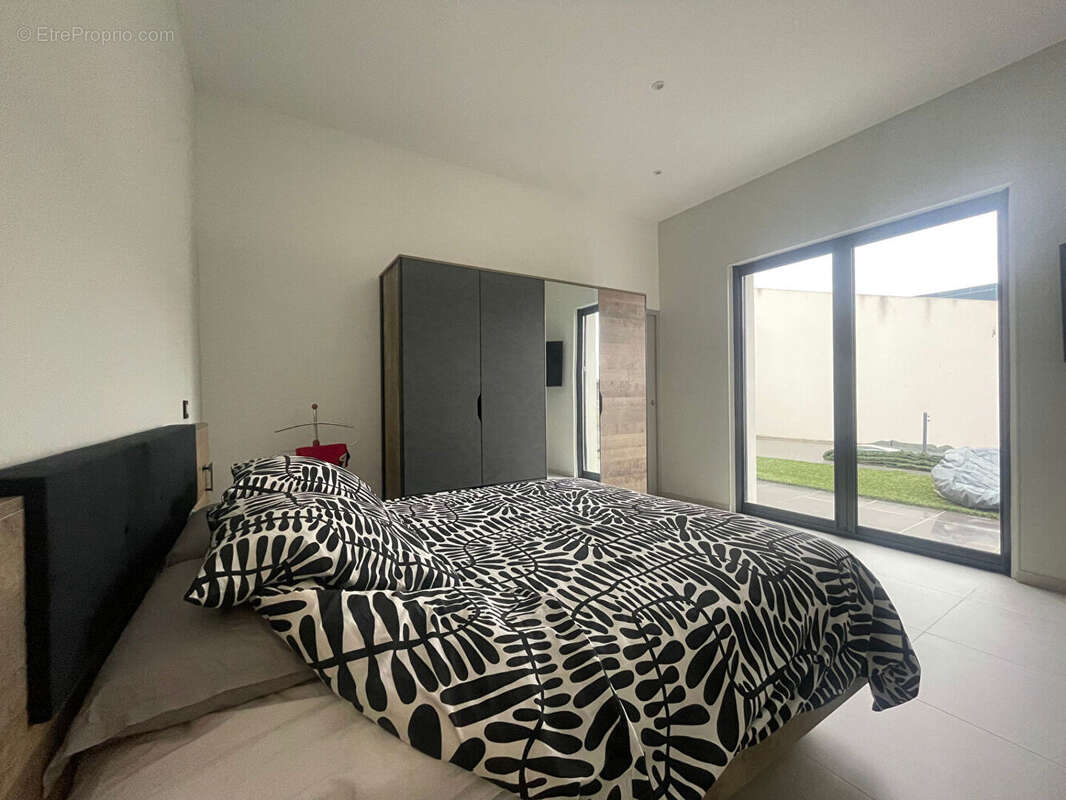Immeuble - Argeliers - 461.25 m² - photo 5