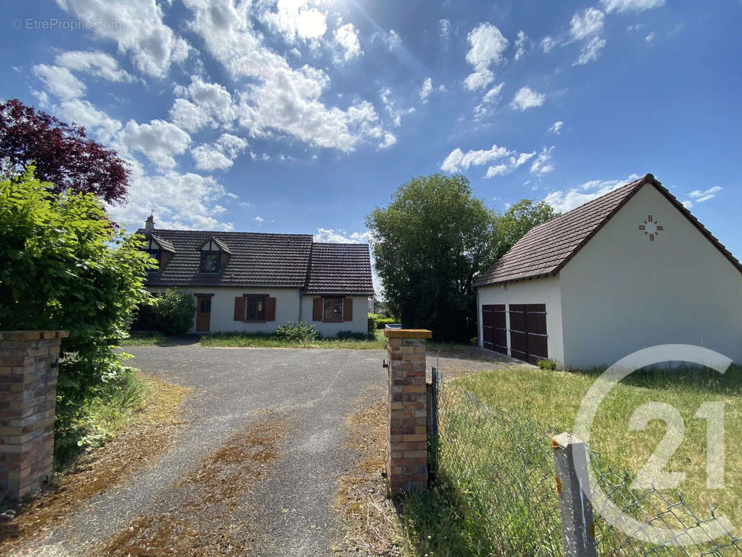 Maison à COSNE-COURS-SUR-LOIRE