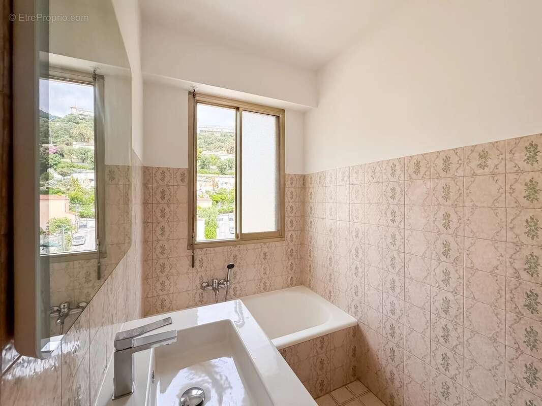 Appartement à BEAULIEU-SUR-MER