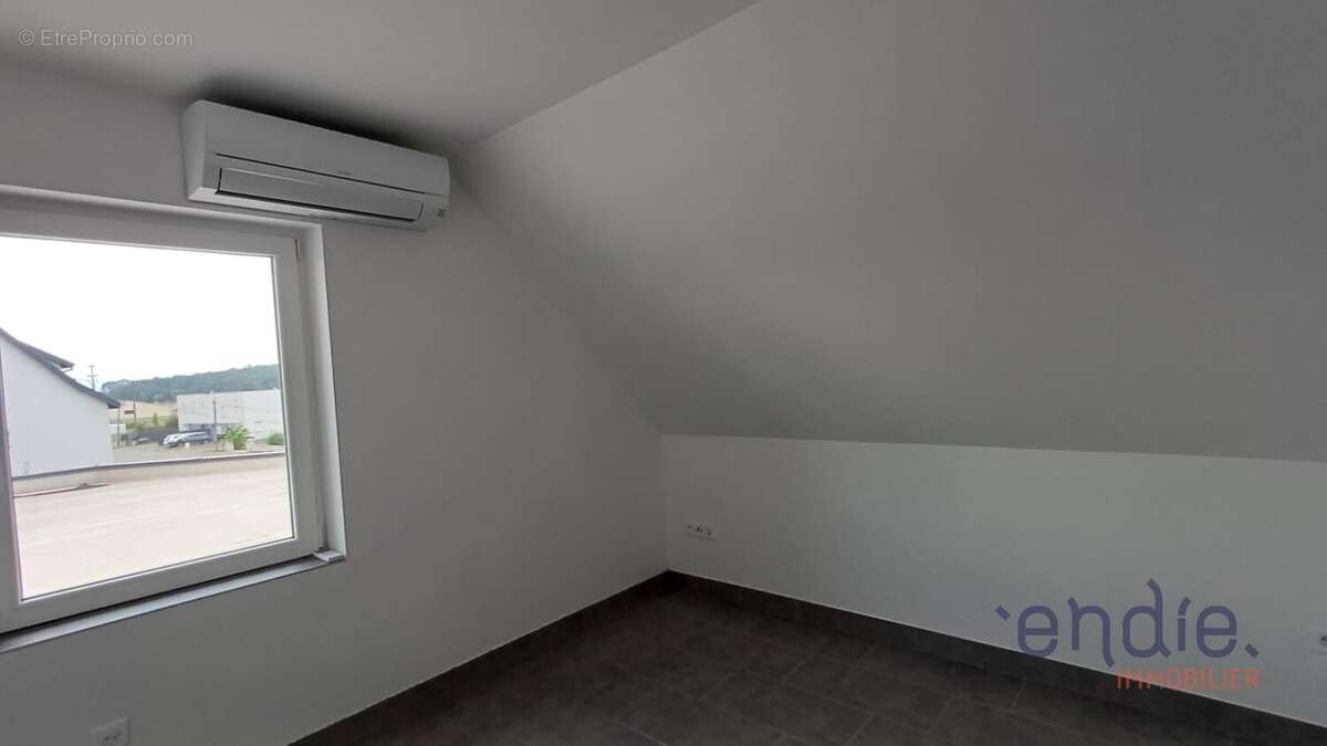 Maison de caractère avec dépendance de 150 m²  Terrain de 27,26 ares - photo 11