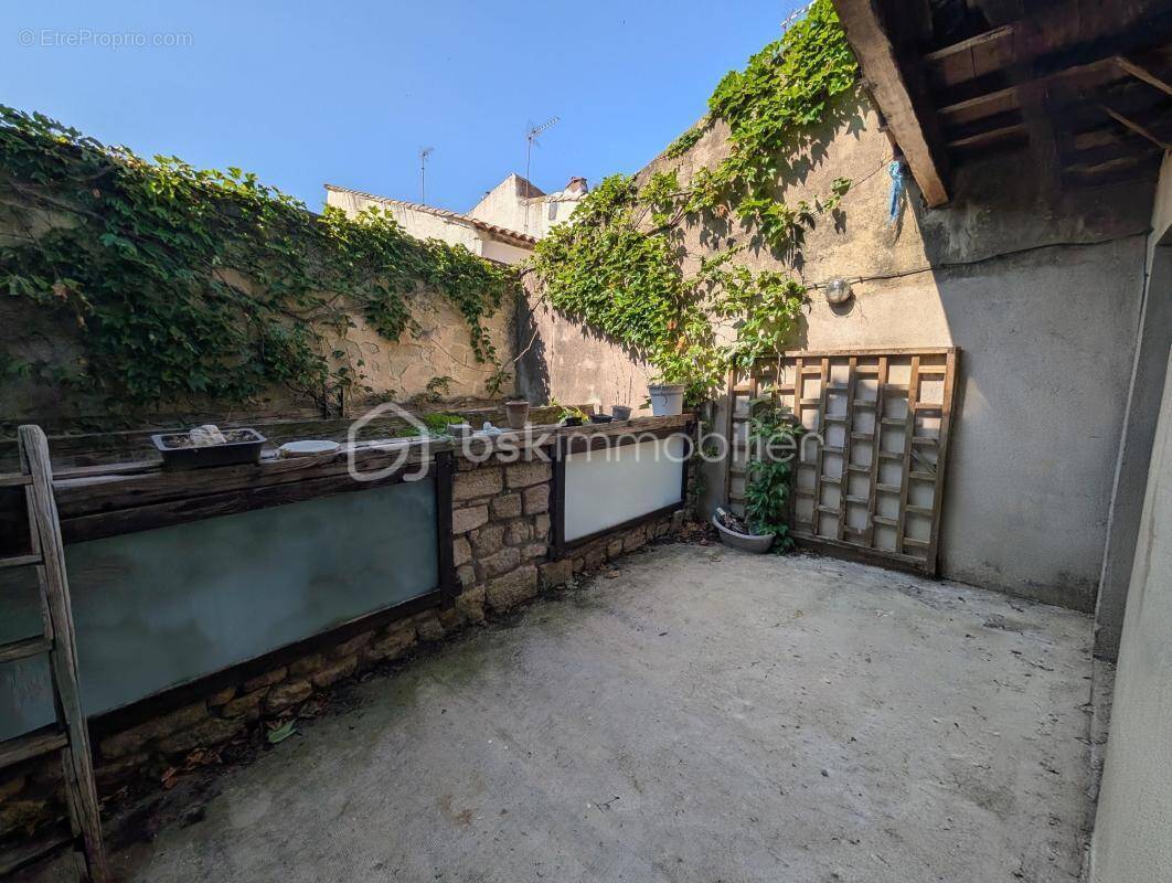 Maison à MONTAGNAC