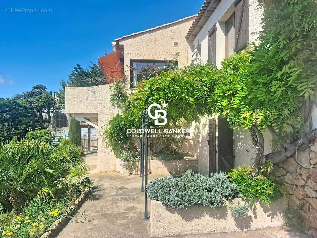 Maison à LES ISSAMBRES