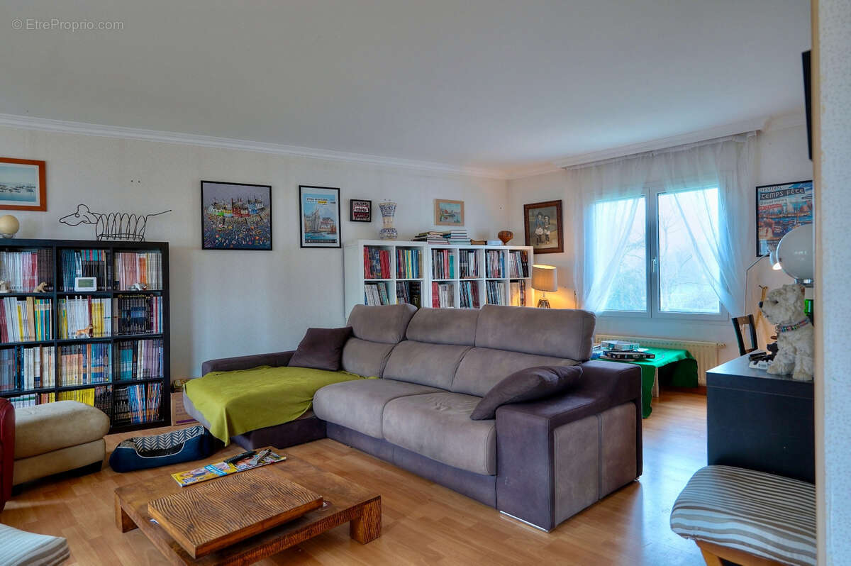 Maison à LA CHAPELLE-SAINT-LAURENT