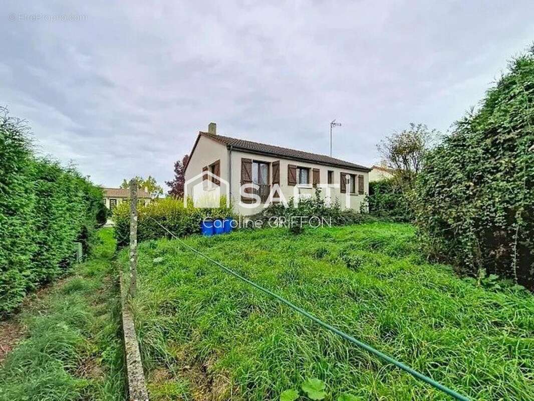 Photo 2 - Maison à LA ROMAGNE