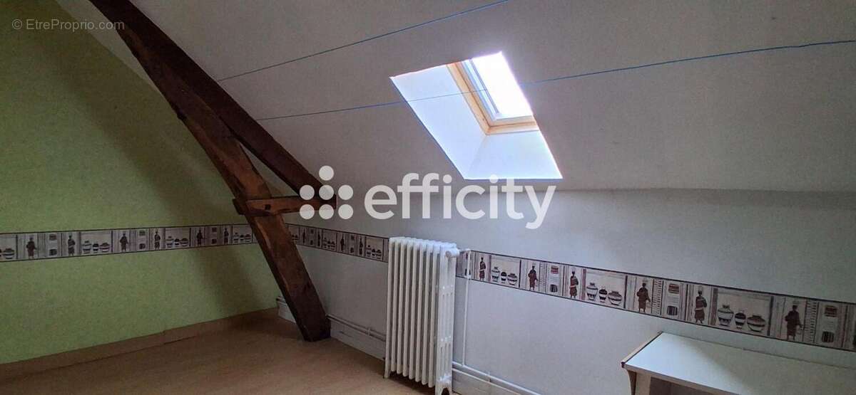 Maison à CONDE-SUR-SARTHE