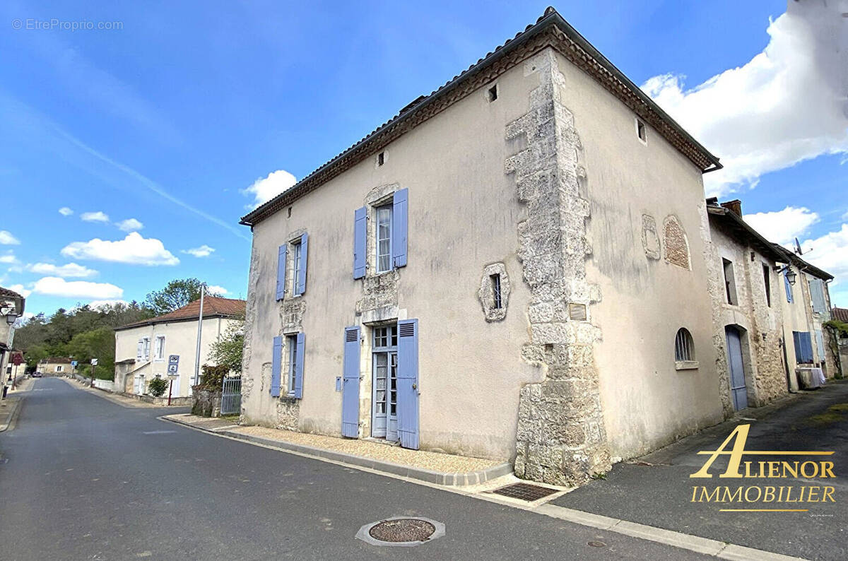 Maison à SAINT-JEAN-DE-COLE