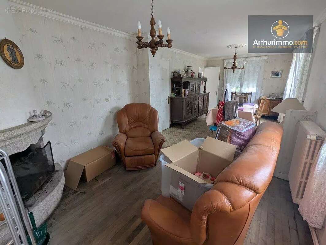 Maison à SAINT-SERVANT