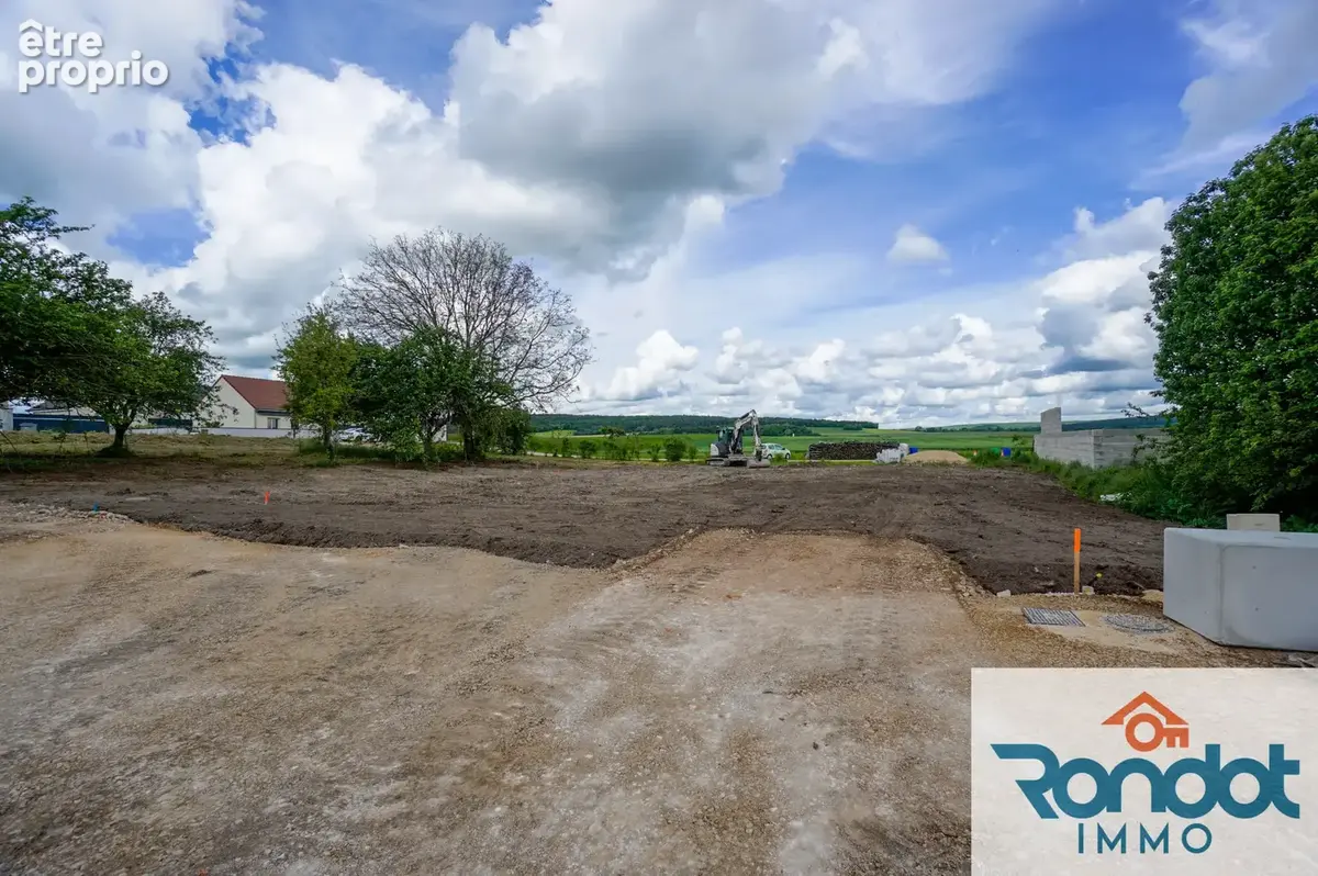 TERRAIN A BATIR VIABILISE · à Marcilly-sur-Tille · 72 500 €
