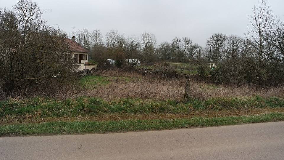 Terrain à POUILLY-EN-AUXOIS