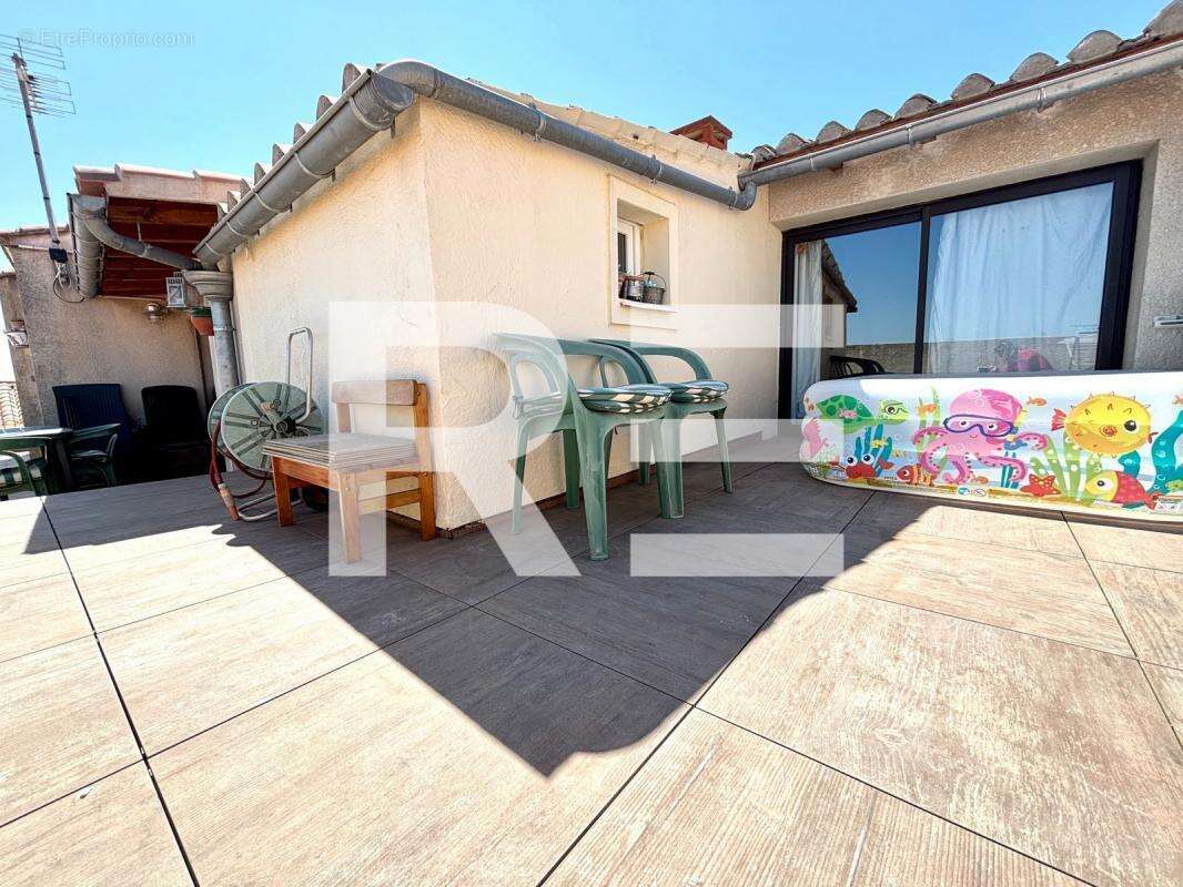 Commerce à SAINTES-MARIES-DE-LA-MER