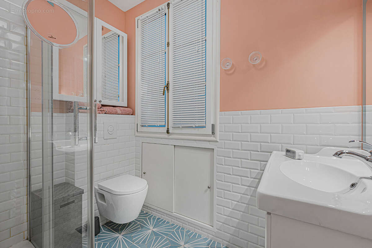 Appartement à PARIS-14E