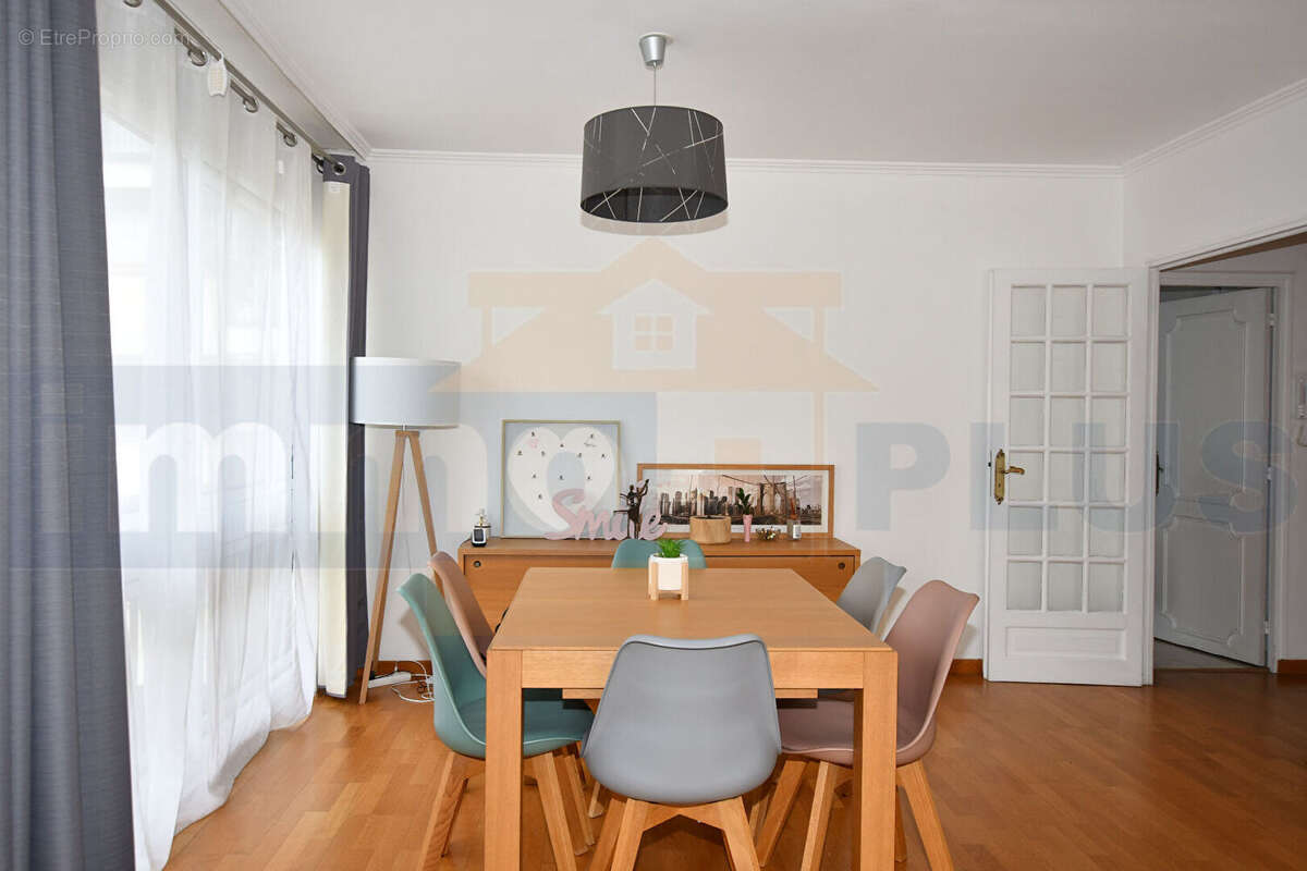 Appartement à FONTENAY-LE-FLEURY