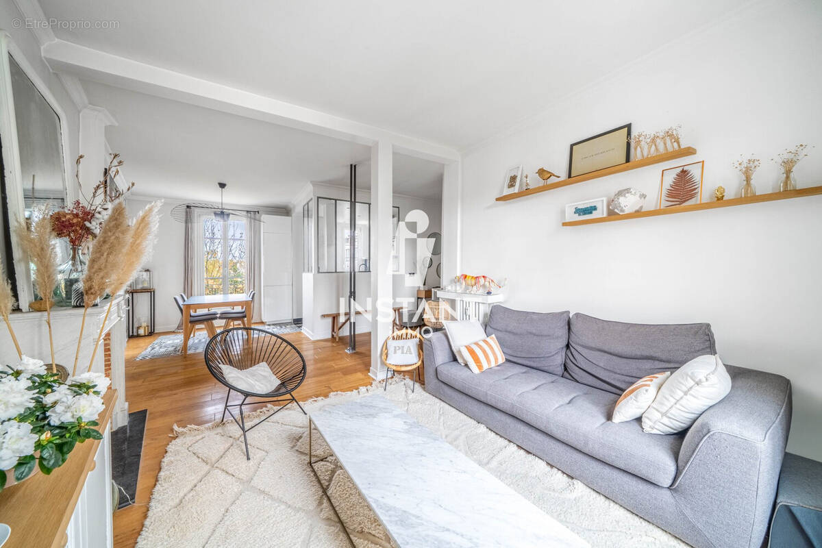 Appartement à PARIS-16E