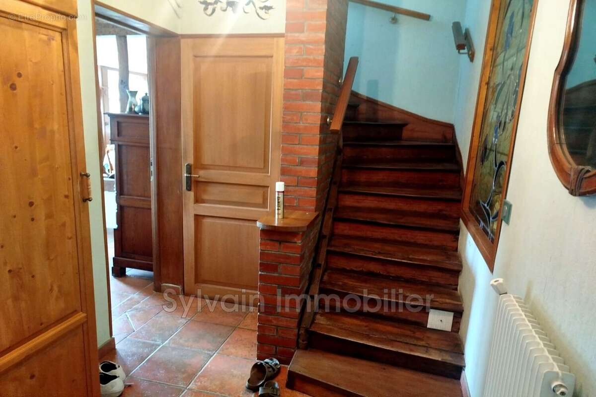 Maison 307 m² à Neufchatel-En-Bray  - photo 4