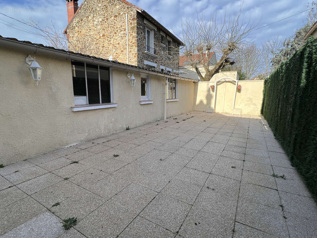 Maison à SAVIGNY-SUR-ORGE