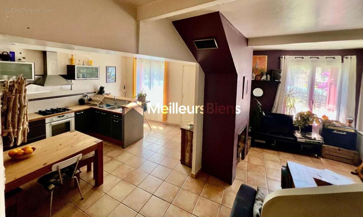 Maison de village de type T4/T5 155 m2, avec petite cour extérieure - photo 7