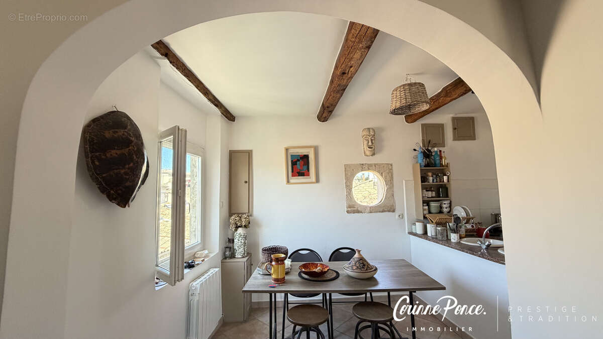 Nimes centre appartement 52 m2 dernier etage terrasse privative propose par corinne ponce immobilier - photo 4
