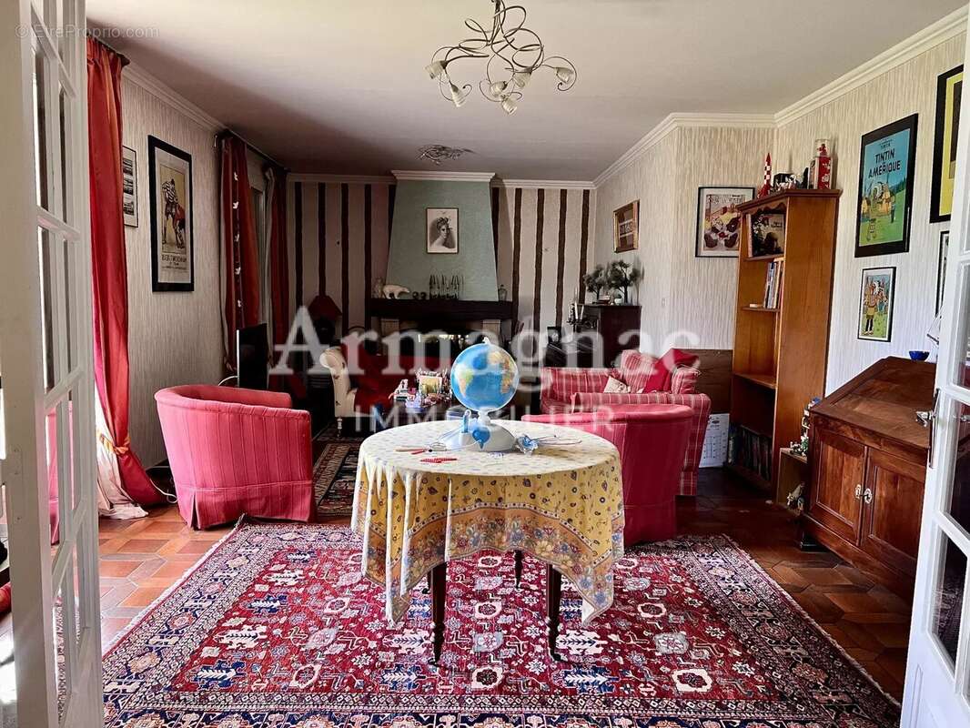 Maison à VIC-FEZENSAC