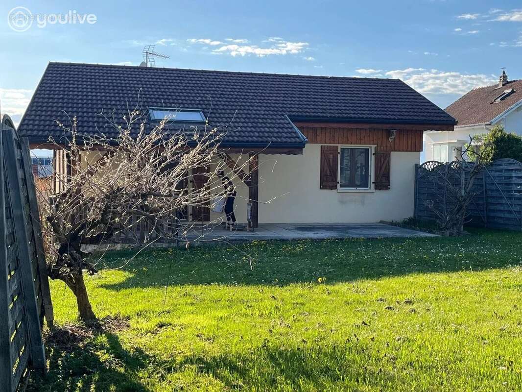 Maison à VETRAZ-MONTHOUX