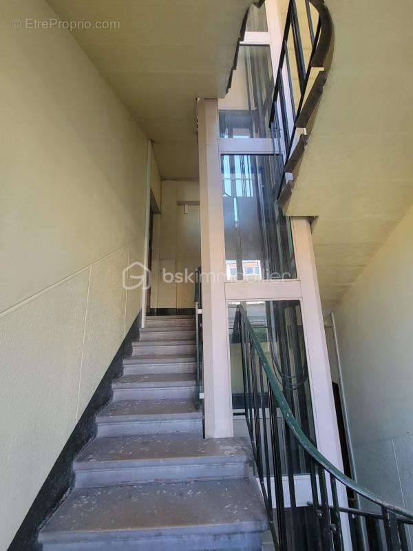 Appartement T3 - Entièrement rénové - Rue Gustave Nadaud - photo 11