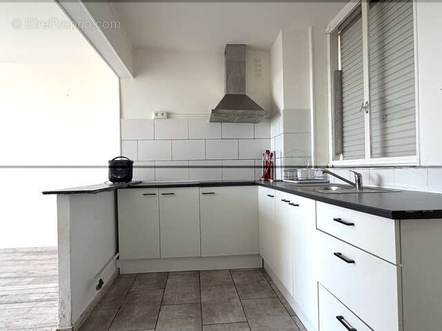 F3 de 58 m2 au 2ᵉ étage   Cuisine ouverte US semi-équipée   2 chambres - photo 3