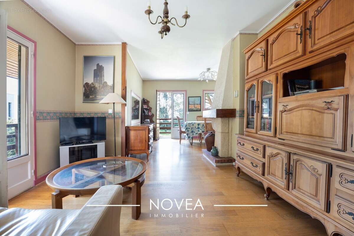 Maison à FRANCHEVILLE