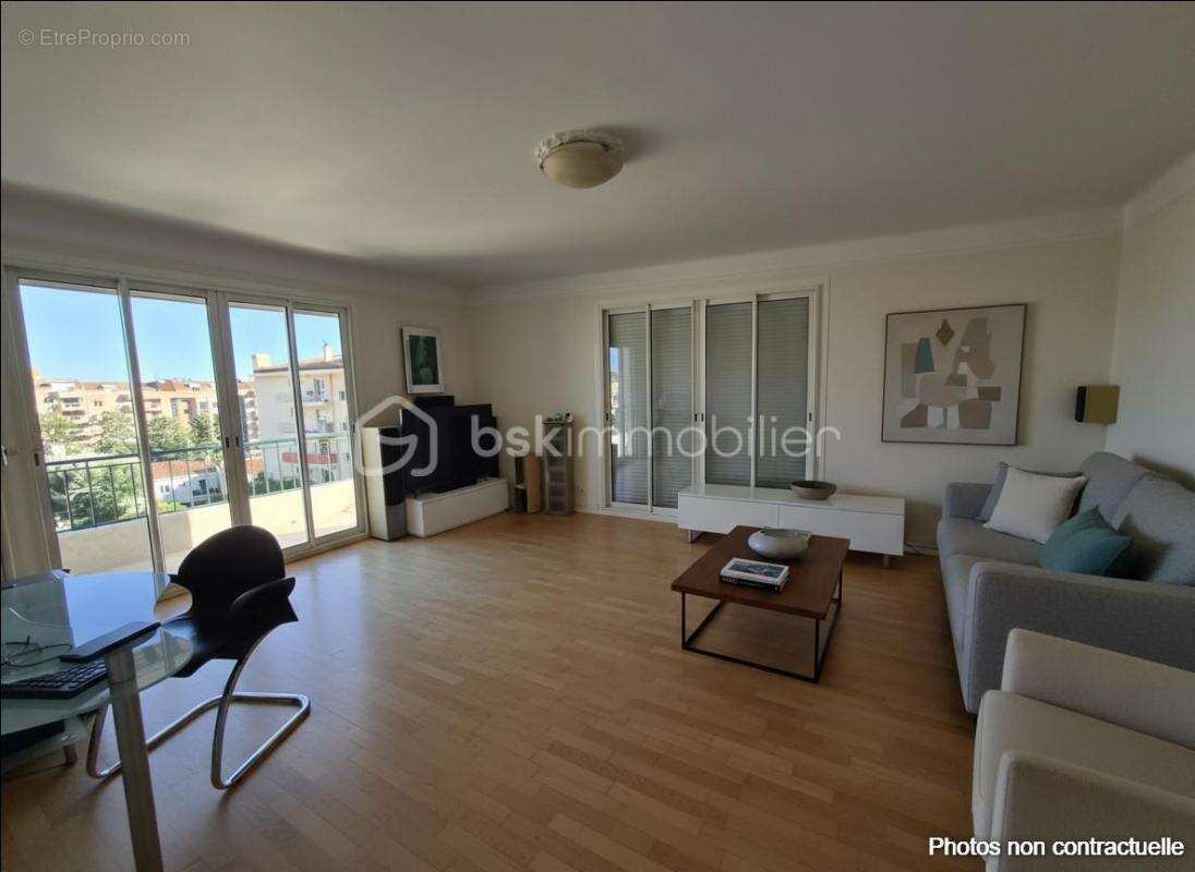 Appartement à ROQUEBRUNE-CAP-MARTIN