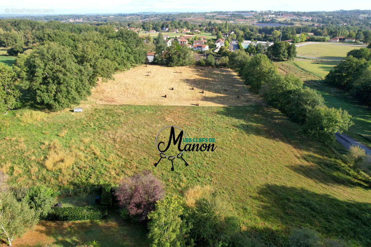 Terrain à BESSINES-SUR-GARTEMPE