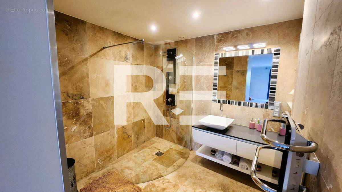 Maison à VEZENOBRES