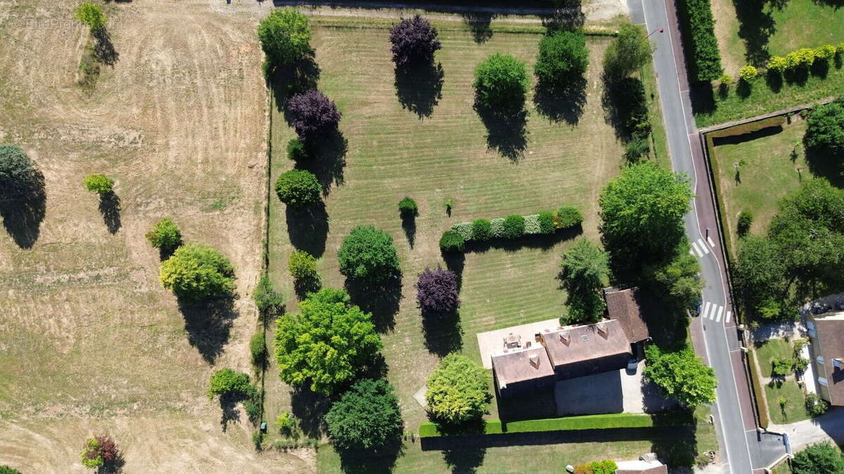 Maison Perigordine proche des commerces et parc arboré de 3860m2 - photo 4