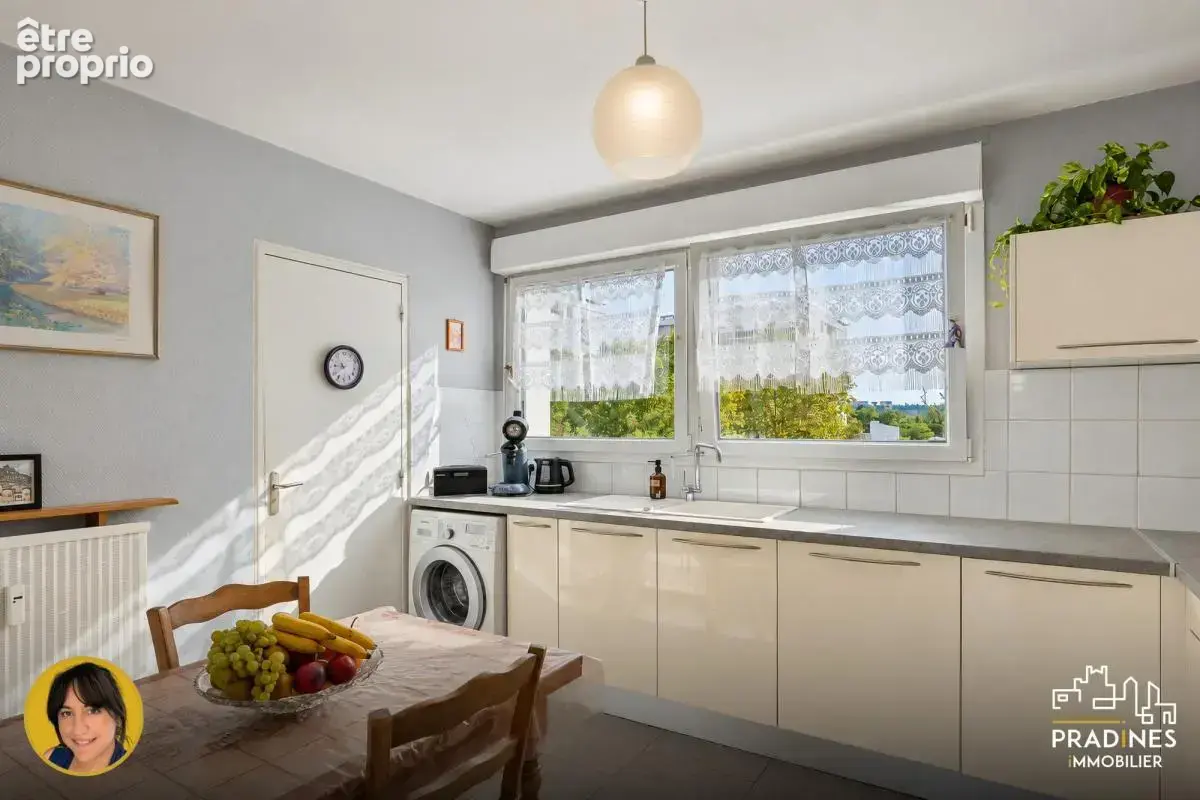 Pierre-Bénite - T3 lumineux de 70 m² avec balcon, parking, c - photo 4