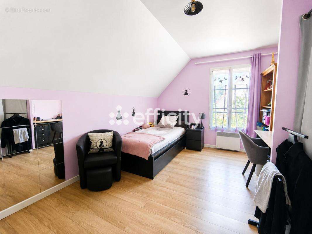 Maison 120 m² à La Chapelle-En-Serval  - photo 11