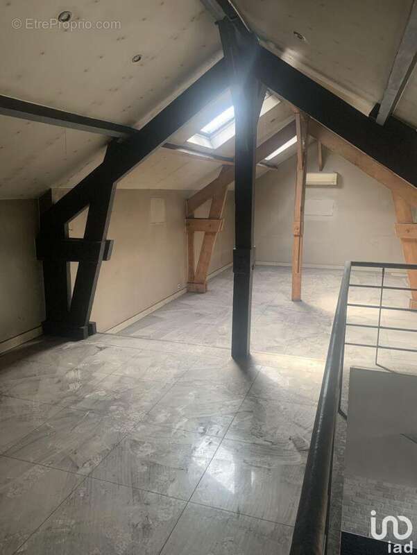 Photo 4 - Commerce à MARNES-LA-COQUETTE