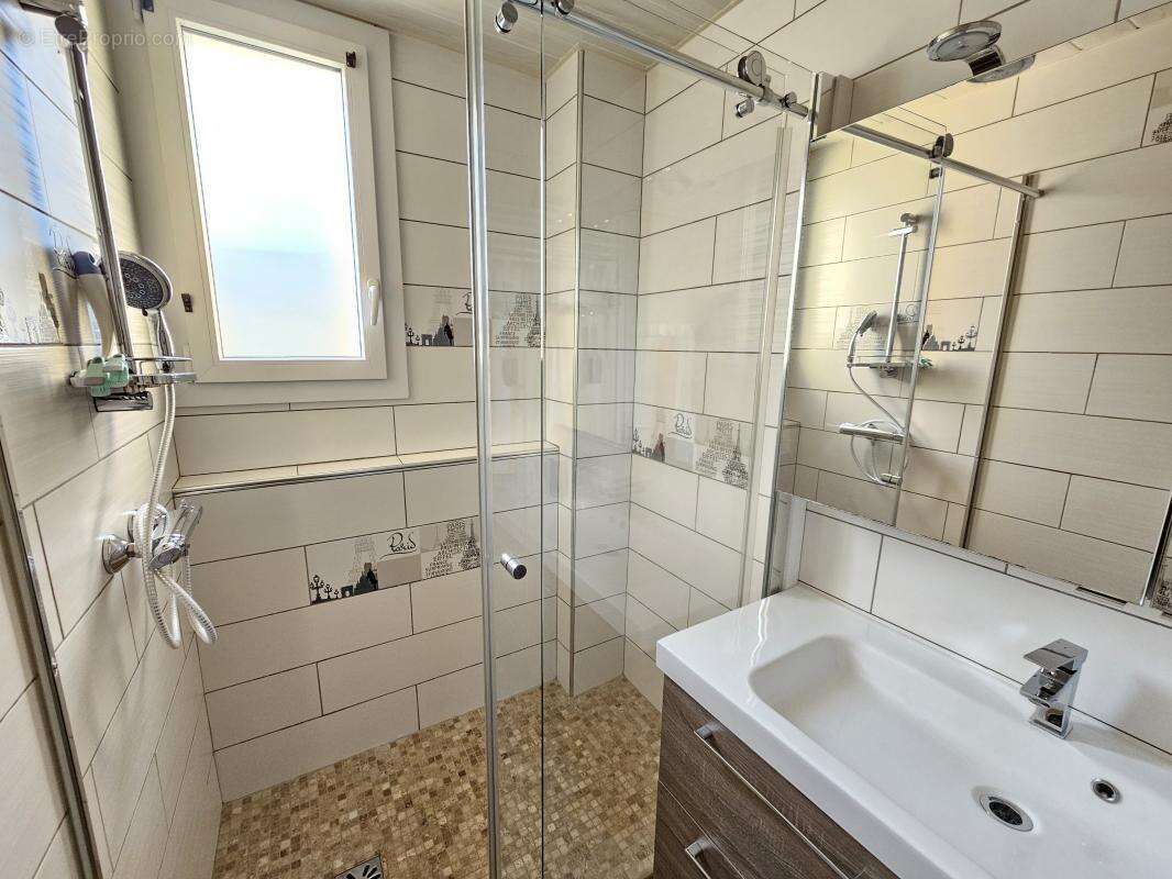 Maison 100 m² à Aix-Les-Bains  - photo 6