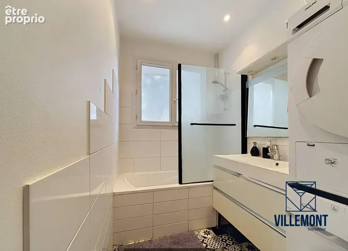 Salle de bain commune