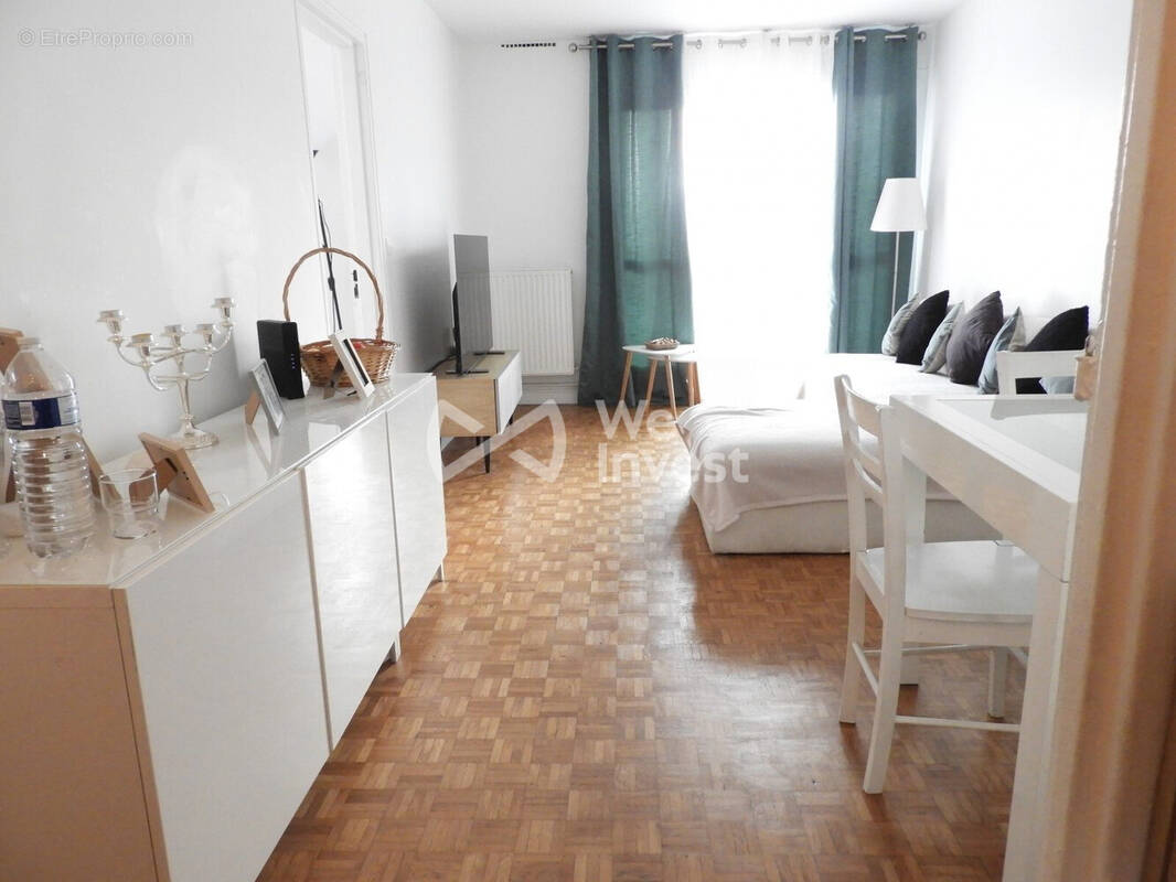 Appartement à VILLENEUVE-LA-GARENNE
