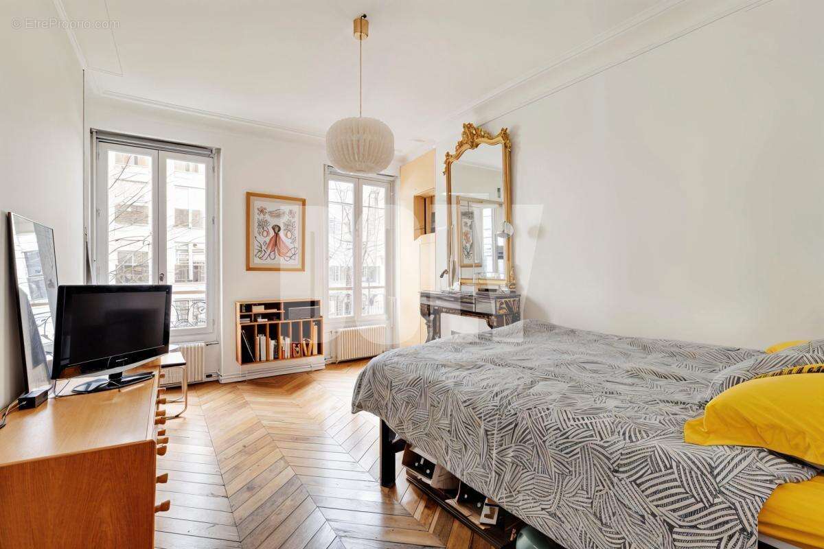 Appartement à PARIS-11E