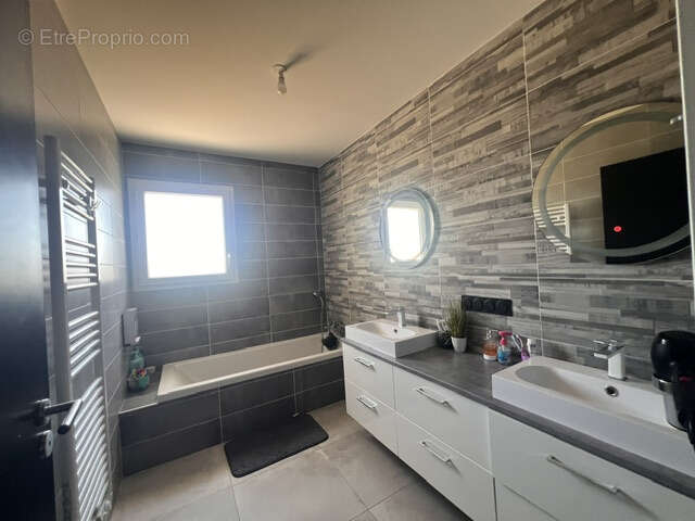 Maison avec étage avec garage et jardin - photo 10