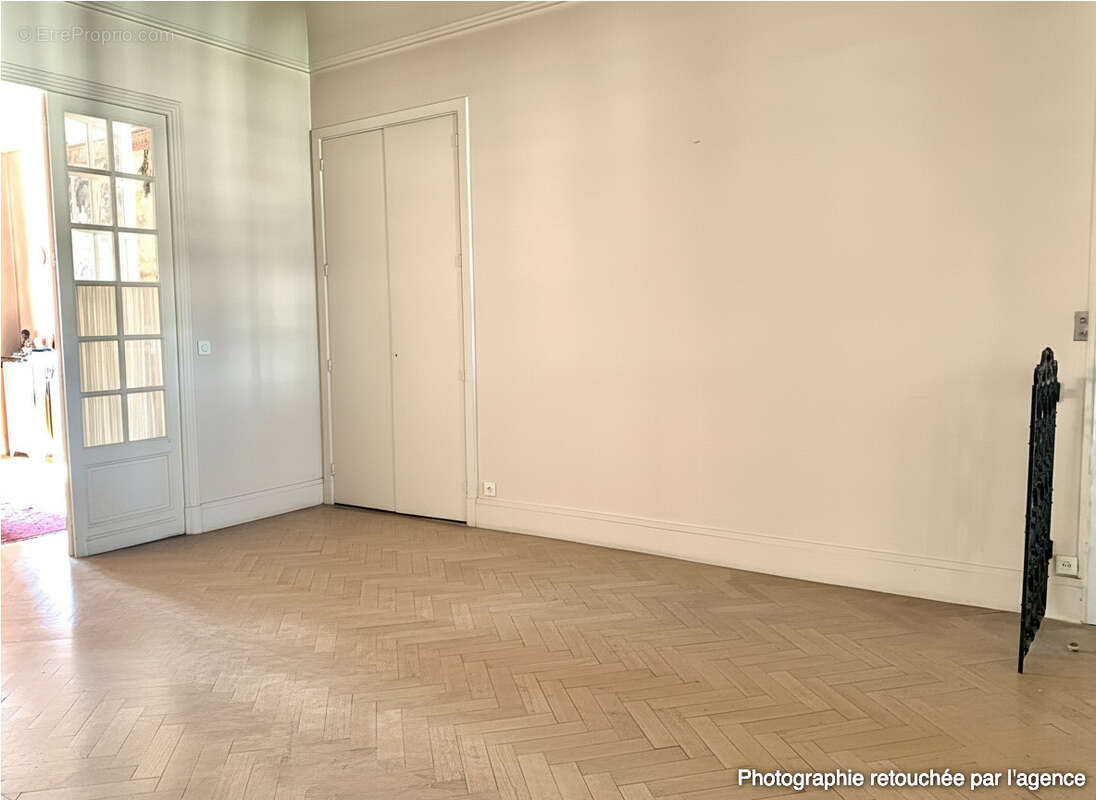 Appartement à MARSEILLE-6E