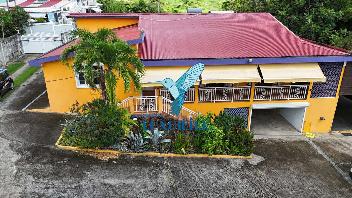 Maison à PETIT-CANAL