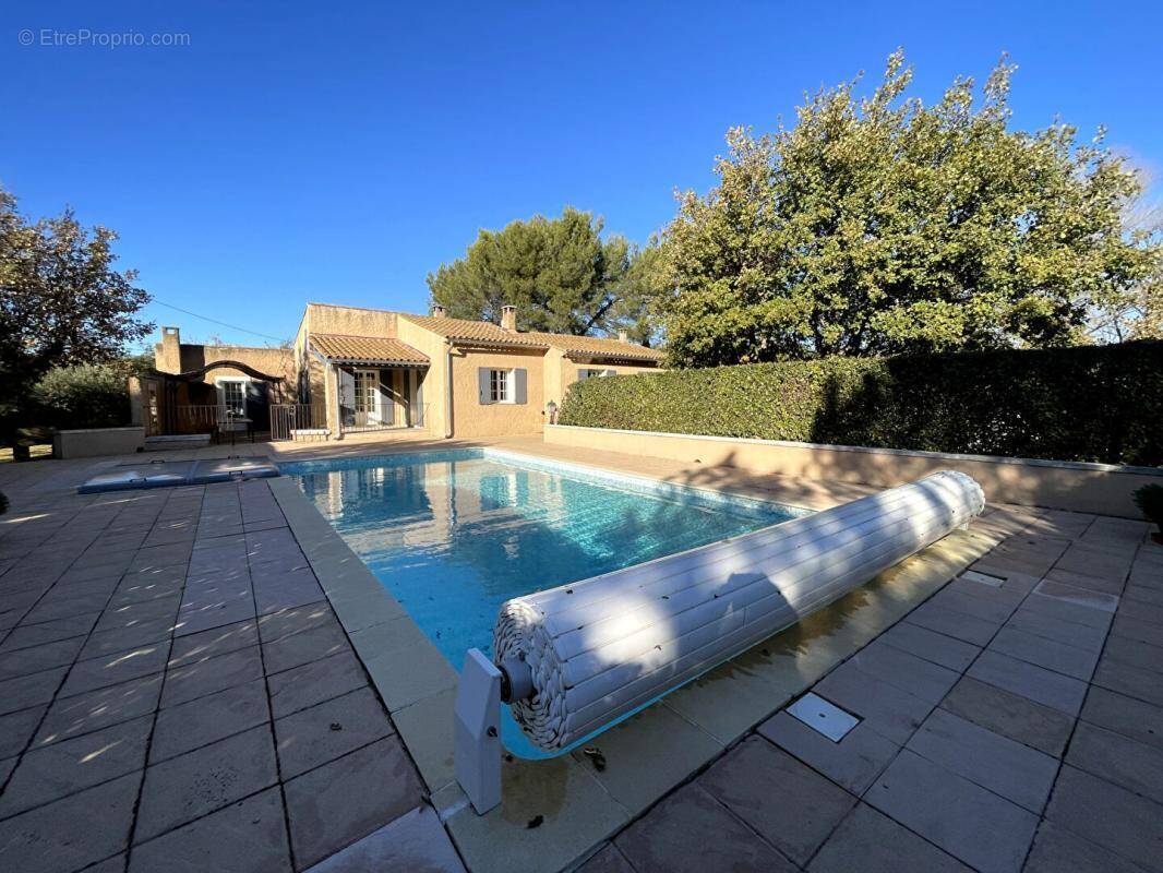 Maison à SAINT-SATURNIN-LES-APT