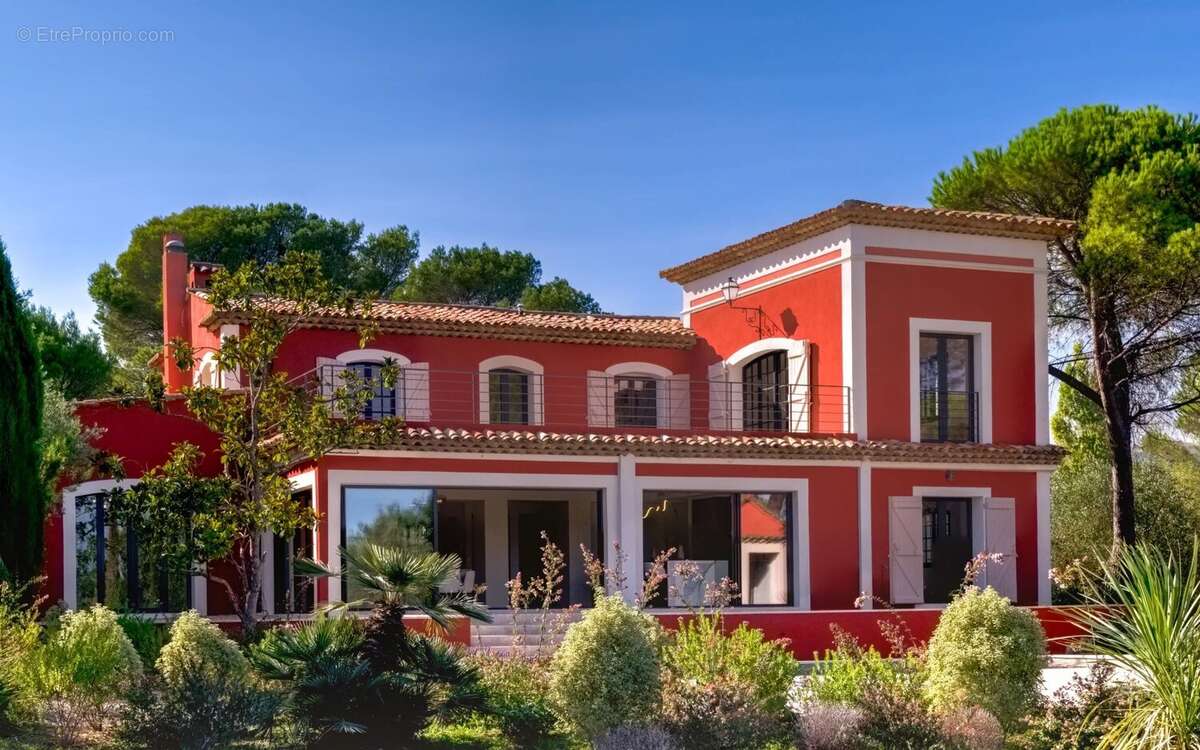 Maison à MOUANS-SARTOUX